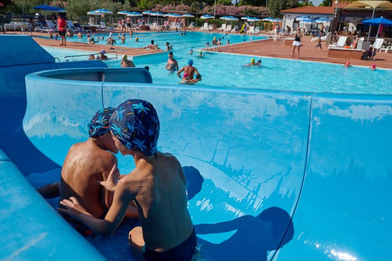 piscina sud luglio24  NZ65669ridimensionato 768x511